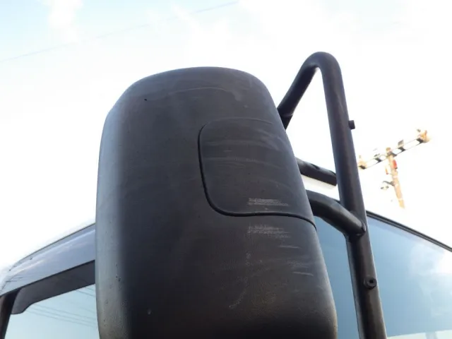 運転席側ミラーにスレがあります。|いすゞ フォワード 2RG-FRR90S2(2WD)の写真22