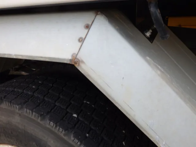 助手席側リヤフェンダーは交換してあります。(未塗装です)|いすゞ フォワード 2RG-FRR90S2(2WD)の写真27