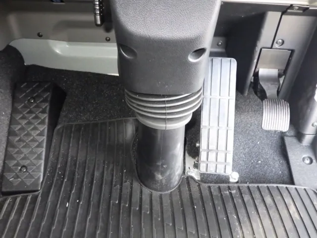 2ペダルです。|三菱 スーパーグレート 2PG-FS74HZの写真21