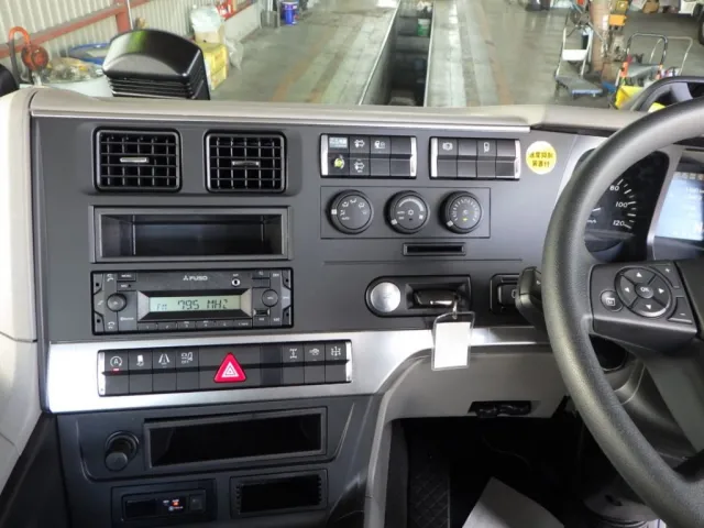 パネル周りの状態です。|三菱 スーパーグレート 2PG-FS74HZの写真25