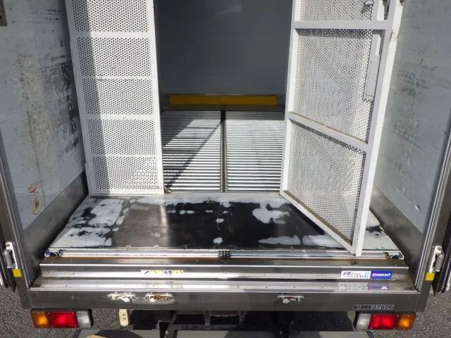 いすゞ エルフ 2RG-NPR88YN(2WD)の写真12