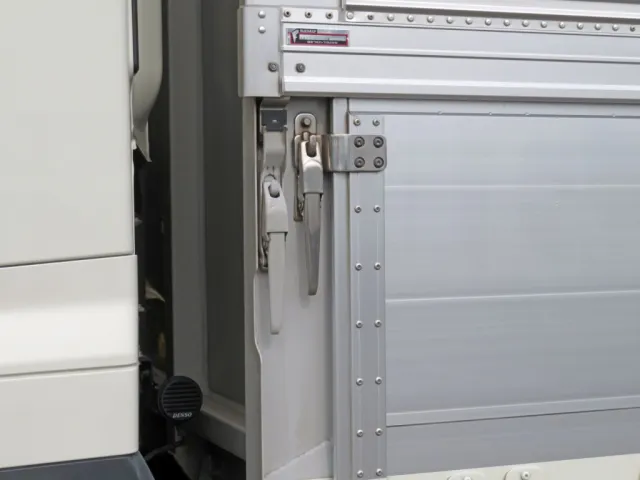 日野 プロフィア 2DG-FW1AHGの写真9