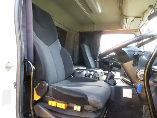 日野 プロフィア QKG-FS1EKDAの写真6