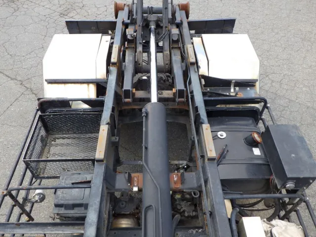 シリンダーの状態です。|日野 レンジャー ADG-FJ7JGWAの写真8