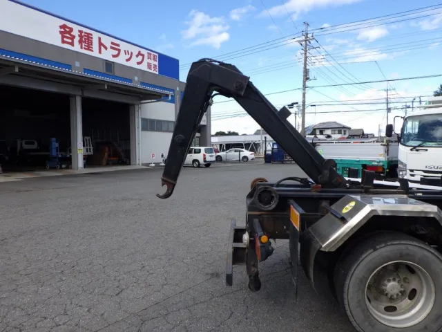 リヤジャッキは手動式です|日野 レンジャー ADG-FJ7JGWAの写真9