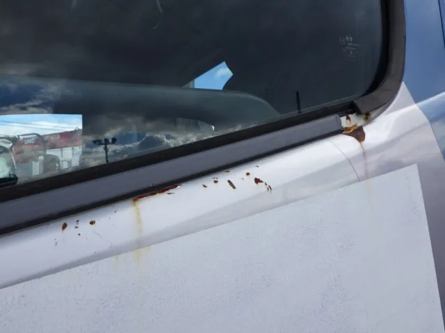 助手席側ドアにキズ・サビ・ヘコミがあります。|日野 レンジャー ADG-FJ7JGWAの写真23