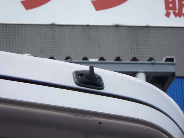 アンテナが欠損しています。|日野 レンジャー ADG-FJ7JGWAの写真25