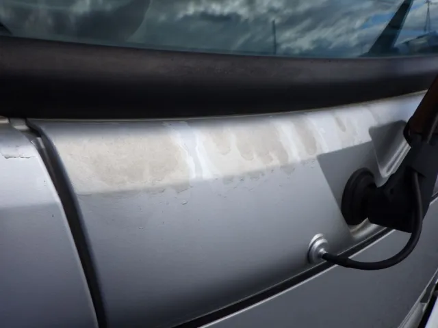 ワイパーパネルにクリアの剝がれがあります。|日野 レンジャー ADG-FJ7JGWAの写真26