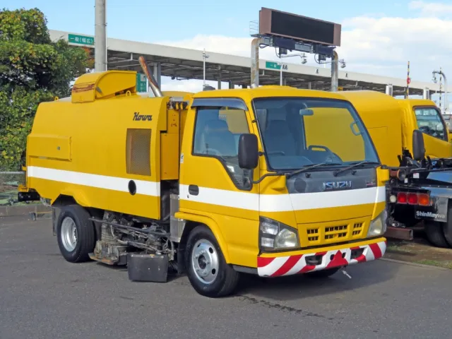 いすゞ エルフ PB-NKR81N(2WD)の写真2