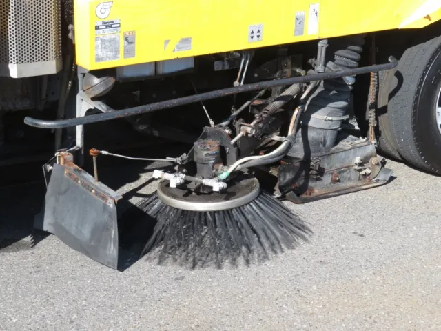 いすゞ エルフ PB-NKR81N(2WD)の写真14