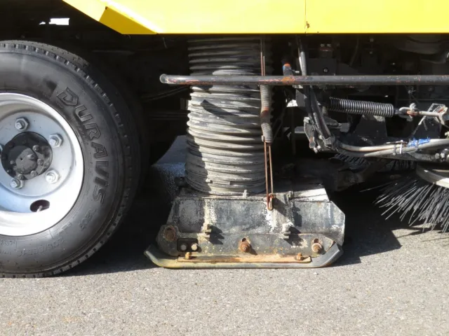 いすゞ エルフ PB-NKR81N(2WD)の写真15