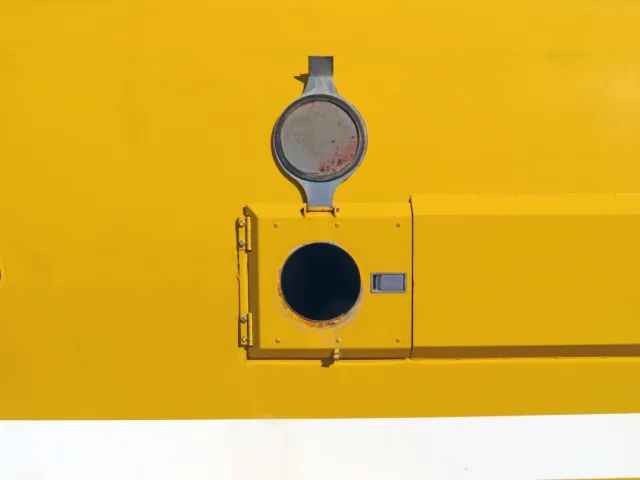 いすゞ エルフ PB-NKR81N(2WD)の写真20