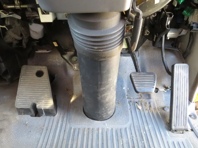 いすゞ エルフ PB-NKR81N(2WD)の写真27