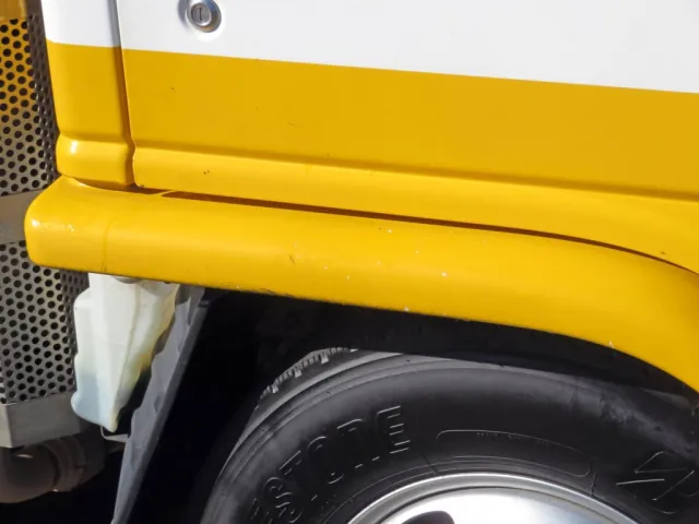 いすゞ エルフ PB-NKR81N(2WD)の写真43