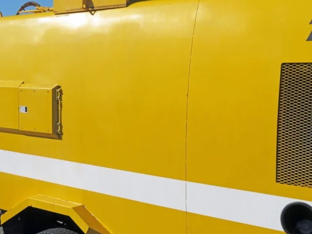 いすゞ エルフ PB-NKR81N(2WD)の写真44