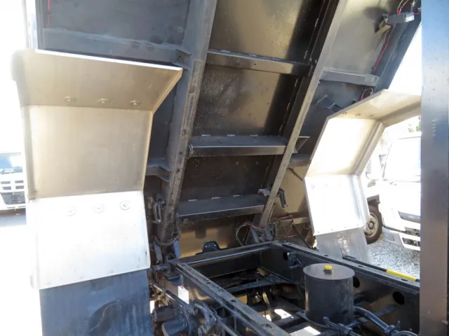 三菱 ファイター 2KG-FK72FZの写真42