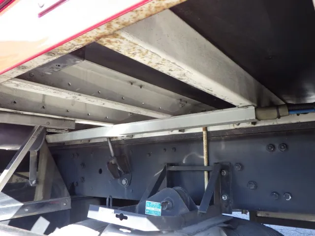 シャーシとネタの状態です。（ネタはアルミ製・横ネタの一部は鉄製です）|三菱 スーパーグレート 2PG-FS74HZの写真7