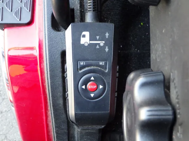 エアサスのコントローラーです。|三菱 スーパーグレート 2PG-FS74HZの写真16