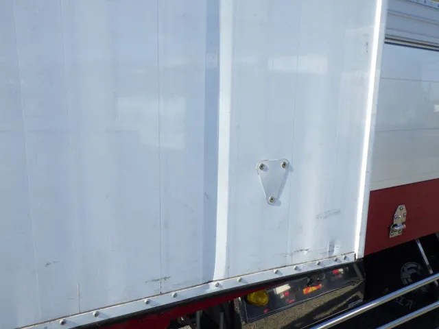 リヤ扉裏側にキズ・ヘコミがあります。|三菱 スーパーグレート 2PG-FS74HZの写真42