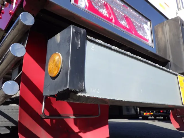 リヤバンパーの助手席側にキズ・割れがあります。|三菱 スーパーグレート 2PG-FS74HZの写真43