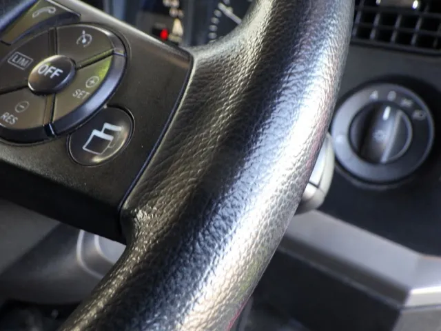 ハンドルにスレがあります。|三菱 スーパーグレート 2PG-FS74HZの写真44