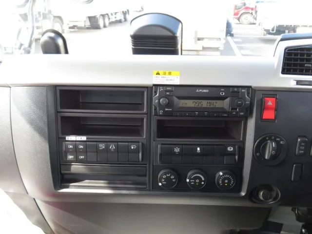 三菱 ファイター 2KG-FK72F(2WD)の写真11