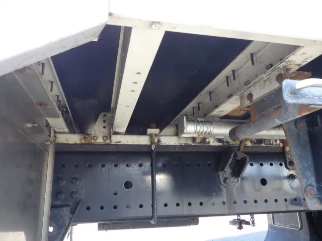 シャーシとネタの状態です。(縦は鉄・横ネタはアルミ製です)|日野 プロフィア 2DG-FW1AHGの写真7