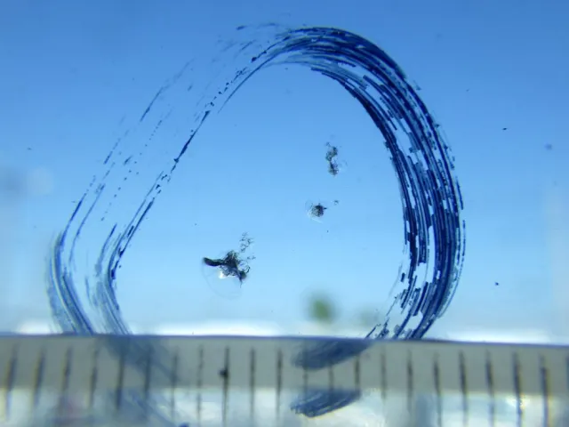 フロントガラスに小キズがあります。|日野 プロフィア 2DG-FW1AHGの写真13