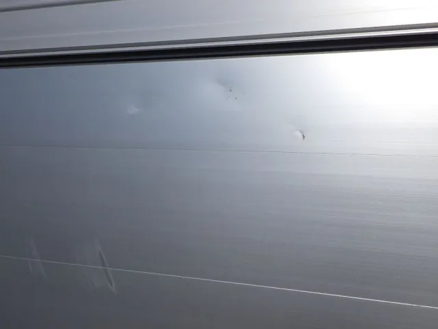 左右のアオリにキズ・ヘコミがあります。|日野 プロフィア 2DG-FW1AHGの写真24