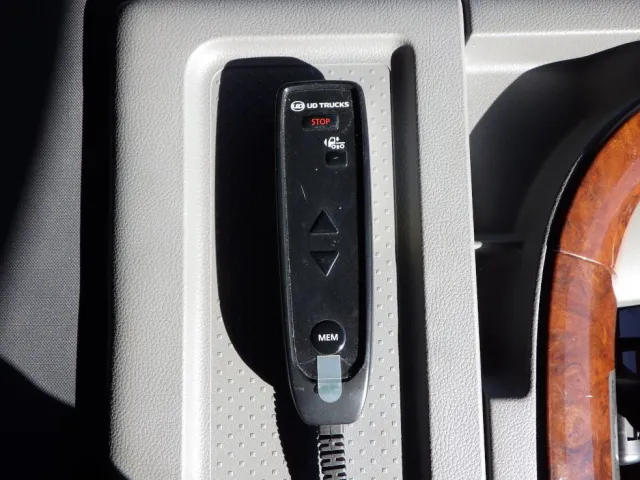 エアサスのコントローラーです。|UDトラックス クオン 2PG-CG5CAの写真15