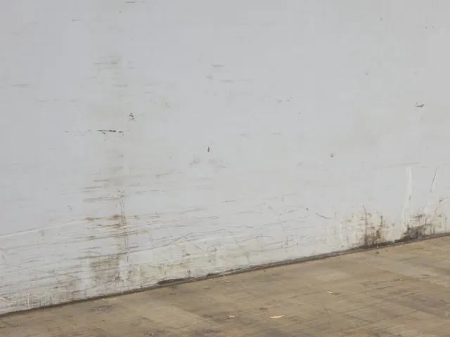 プロテクター裏側にキズ・サビ・ヘコミがあります。|UDトラックス クオン 2PG-CG5CAの写真31