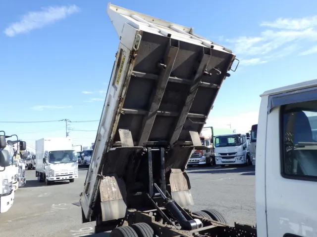 ボディー裏側の状態です。|いすゞ エルフ TKG-NJR85AN(2WD)の写真9