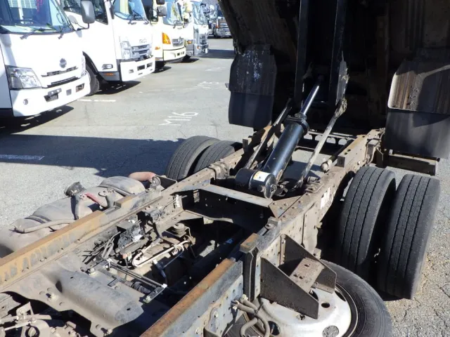 シャーシの状態です。|いすゞ エルフ TKG-NJR85AN(2WD)の写真10