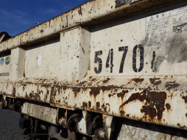 リヤ周りにキズ・サビがあります。|いすゞ エルフ TKG-NJR85AN(2WD)の写真32