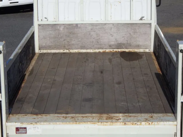 床板の状態です。|いすゞ エルフ TKG-NJR85A(2WD)の写真10