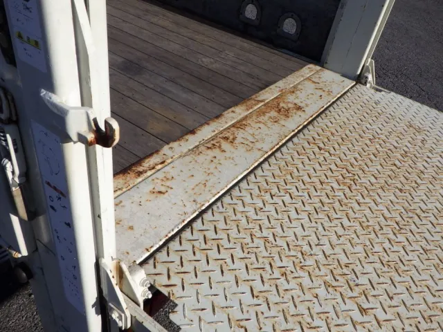 いすゞ エルフ TKG-NJR85A(2WD)の写真12