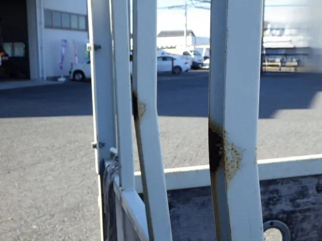 トリイにキズ・サビ・曲がりがあります。|いすゞ エルフ TKG-NJR85A(2WD)の写真27