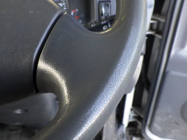 ハンドルにスレがあります。|いすゞ エルフ TKG-NJR85A(2WD)の写真34