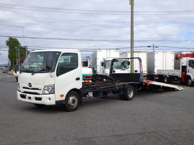 日野 デュトロ 2RG-XZU722M(2WD)の写真1