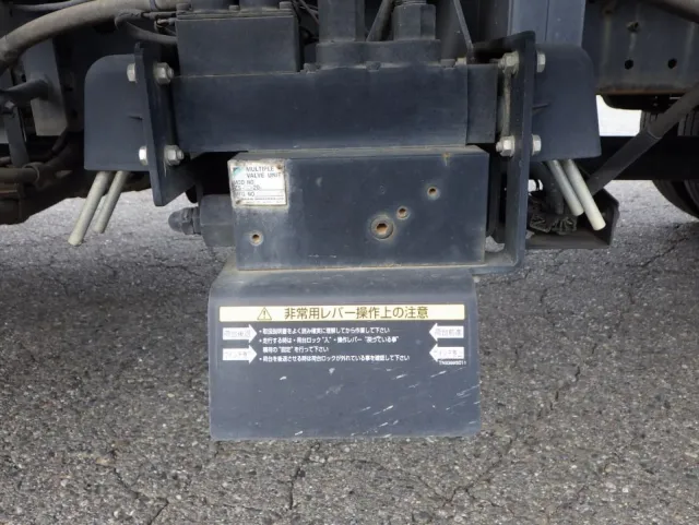 上物の非常用操作レバーです。|日野 デュトロ 2RG-XZU722M(2WD)の写真16