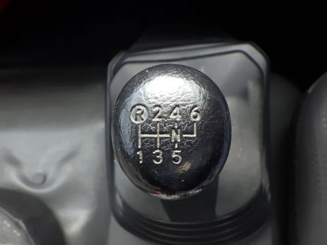 MT6速です。|日野 デュトロ 2RG-XZU722M(2WD)の写真21