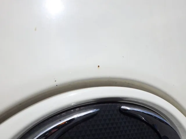 フロントパネルに小キズがあります。|日野 デュトロ 2RG-XZU722M(2WD)の写真27