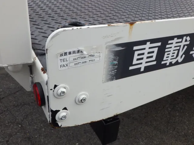 ボディー後方の運転席側にキズがあります。|日野 デュトロ 2RG-XZU722M(2WD)の写真32