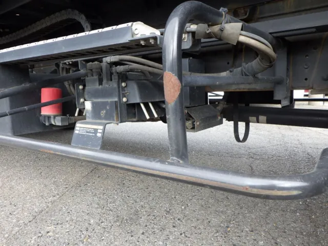 助手席側サイドバンパーにキズ・サビがあります。|日野 デュトロ 2RG-XZU722M(2WD)の写真33