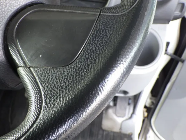 ハンドルにスレがあります。|日野 デュトロ 2RG-XZU722M(2WD)の写真38