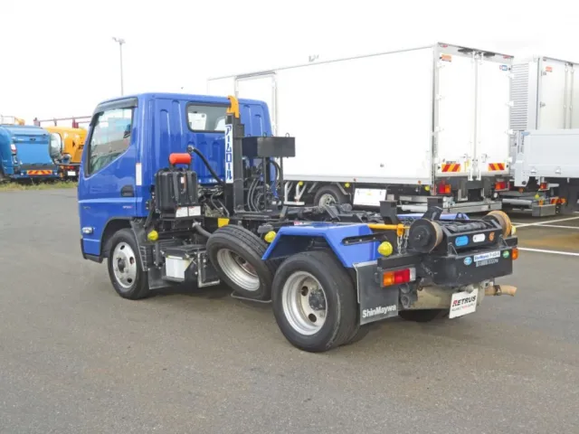 三菱 キャンター 2RG-FBAV0(2WD)の写真3