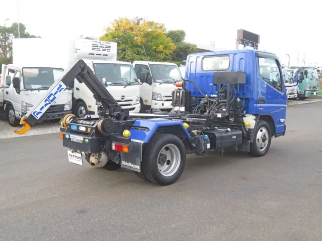 三菱 キャンター 2RG-FBAV0(2WD)の写真4