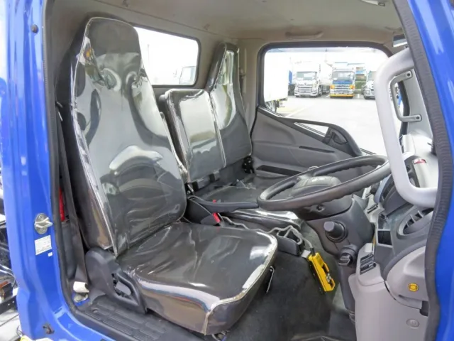 三菱 キャンター 2RG-FBAV0(2WD)の写真6