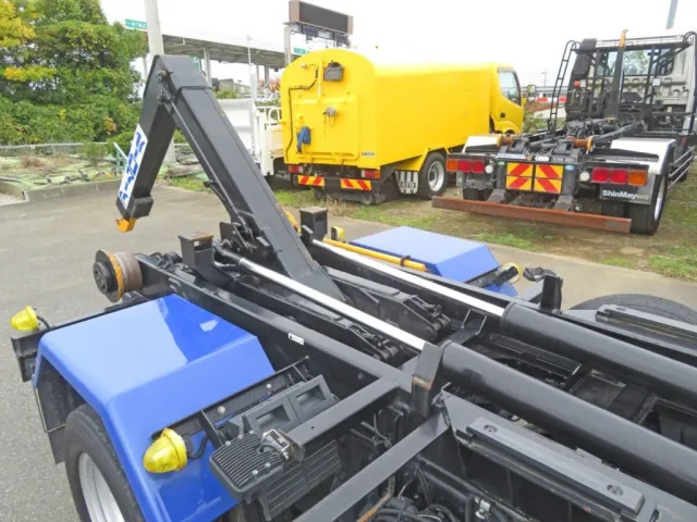 三菱 キャンター 2RG-FBAV0(2WD)の写真7