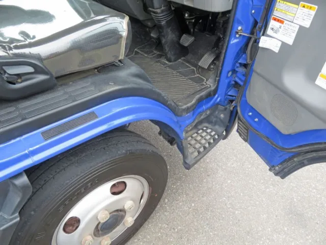 三菱 キャンター 2RG-FBAV0(2WD)の写真21